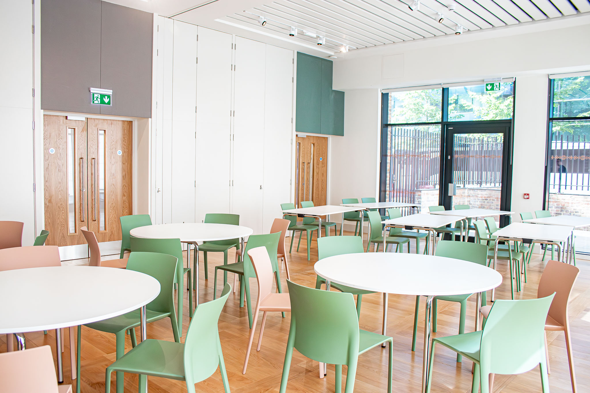 The Room - 0dsfjebfwlz.jpg