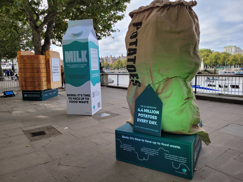 Queen's Walk - 0tfjuo4nuxp.jpg