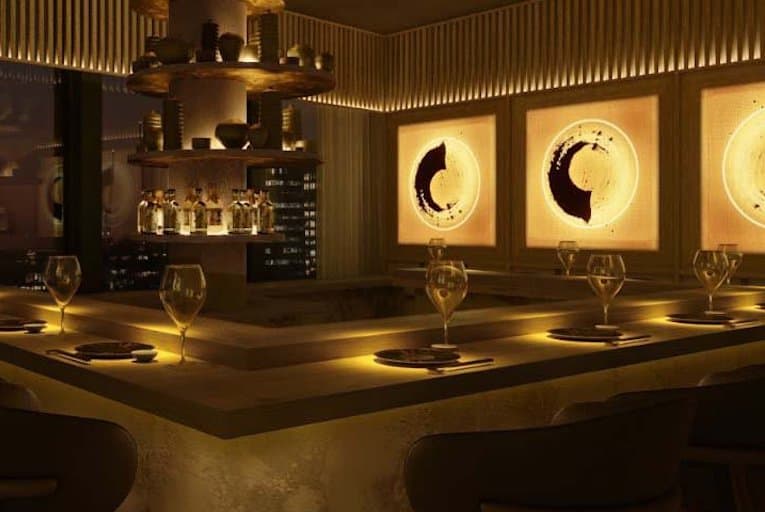 Outdoor rooftop terrace in Los Mochis, elegant dining space for exclusive events.