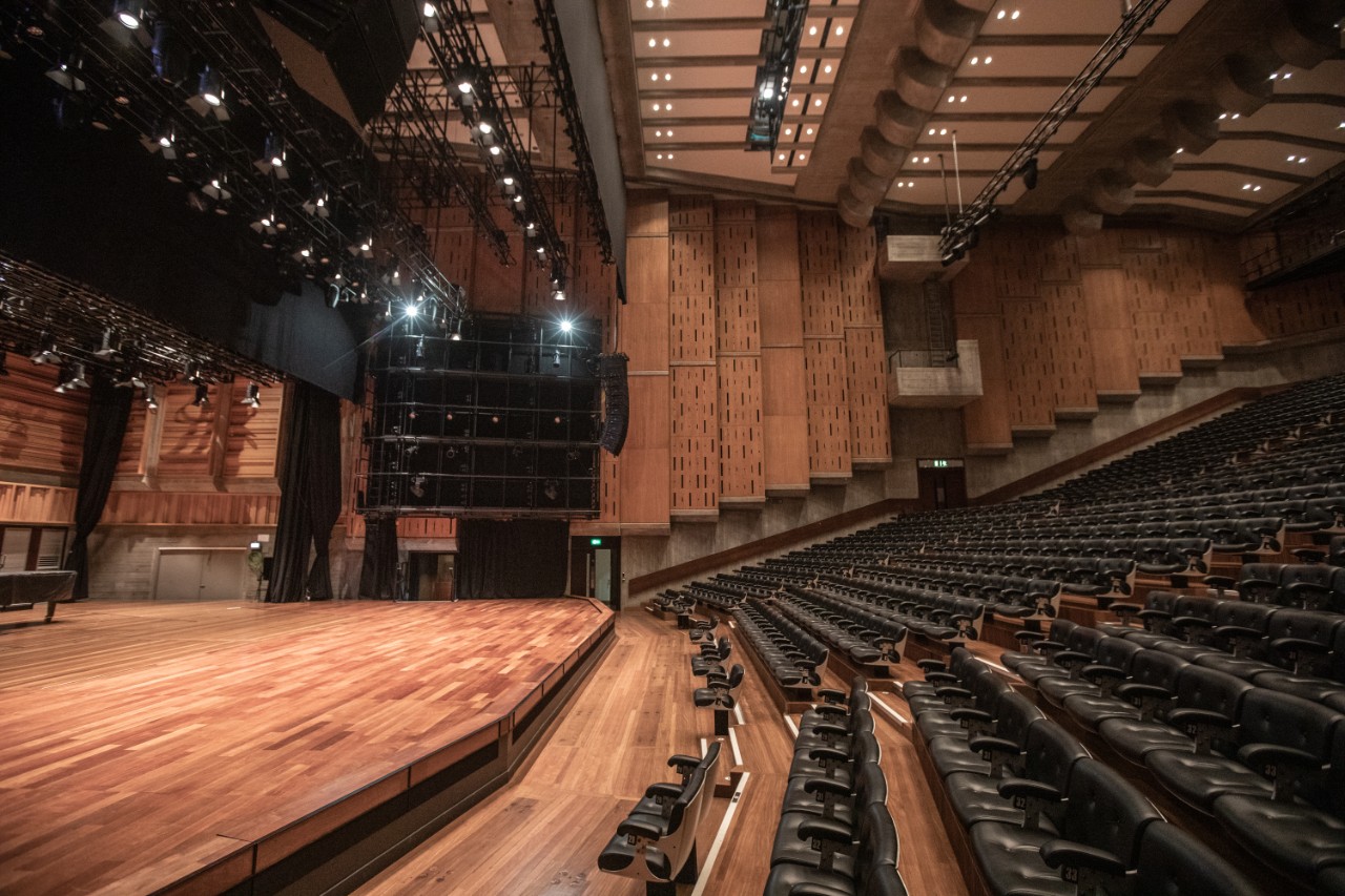 Queen Elizabeth Hall Auditorium - 0votr0hqcgb.jpg