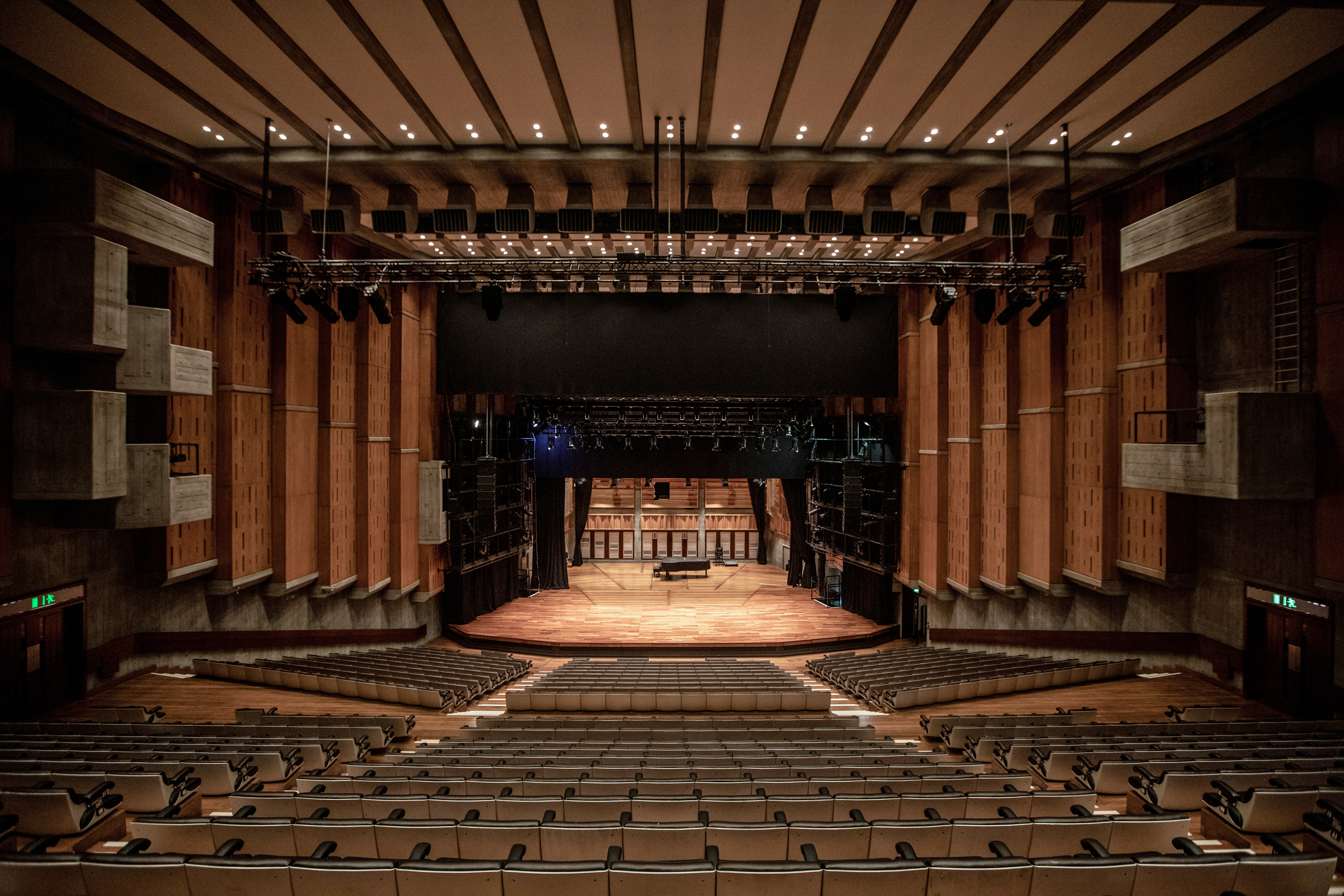 Queen Elizabeth Hall Auditorium - i4gsfytnbbw.jpg