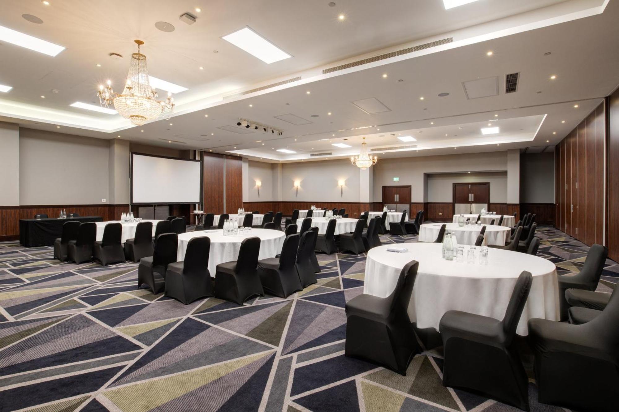 Royal National Hotel - image 3