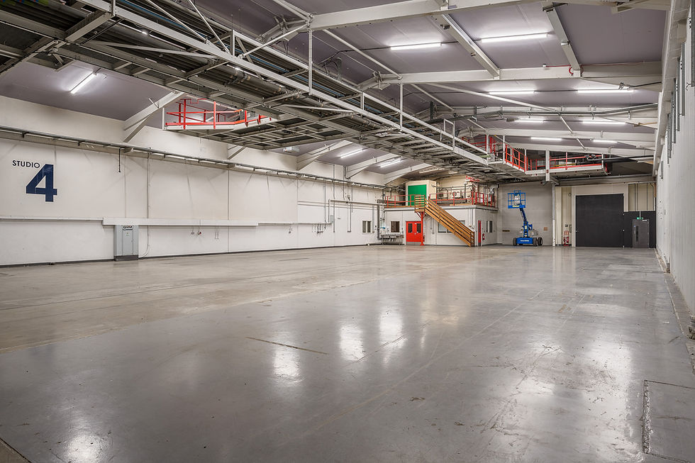 Spacious Studio 7 venue in London, ideal for exhibitions and large gatherings.