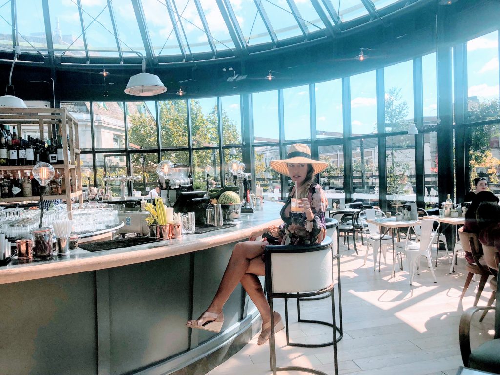 Stylish venue Table 601 with modern decor, ideal for upscale events and gatherings.