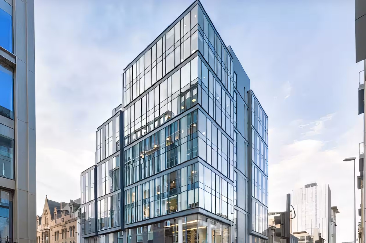 Glenlee Suite at Wizu Workspace: modern glass building for corporate events and meetings.