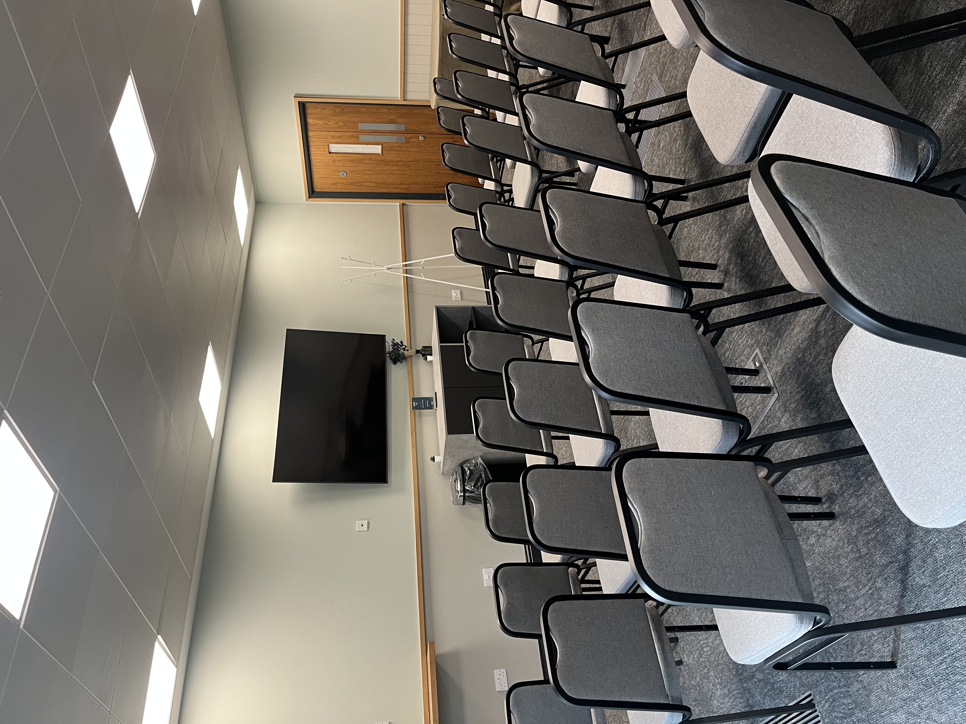 Mackintosh Suite - bib3sjcxg5t.jpg