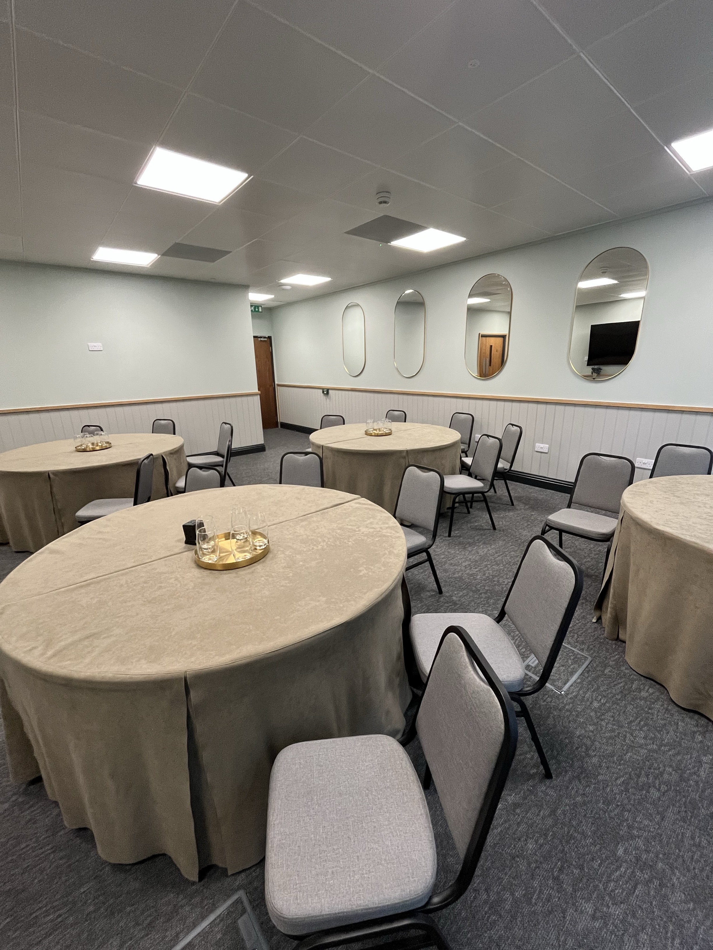 Mackintosh Suite - gc5t3sghfim.jpg