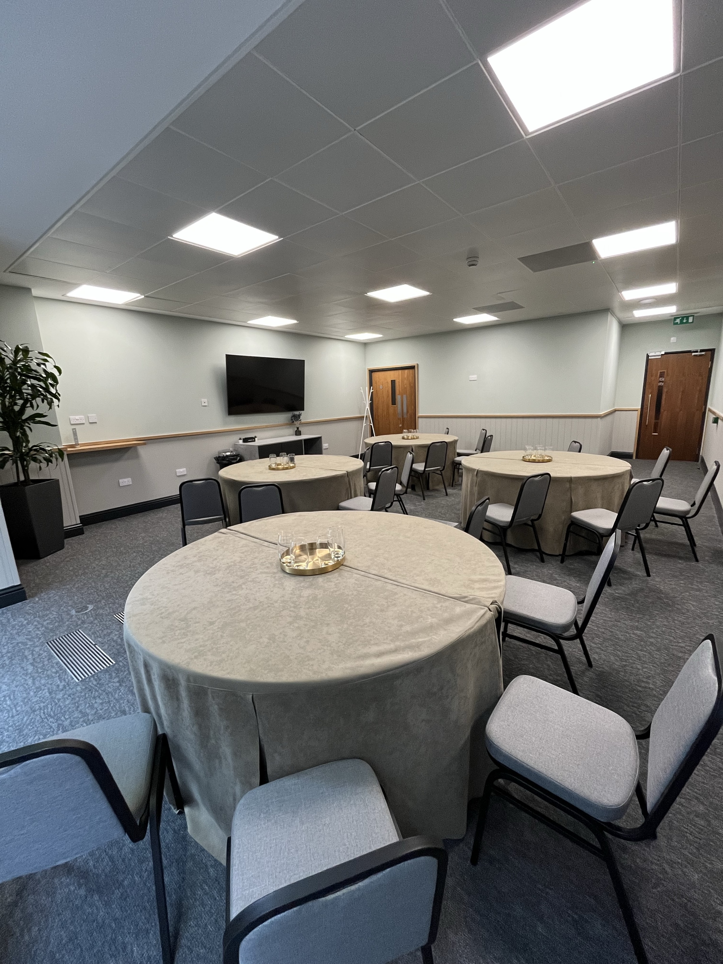 Mackintosh Suite - s4xzahdpws0.jpg