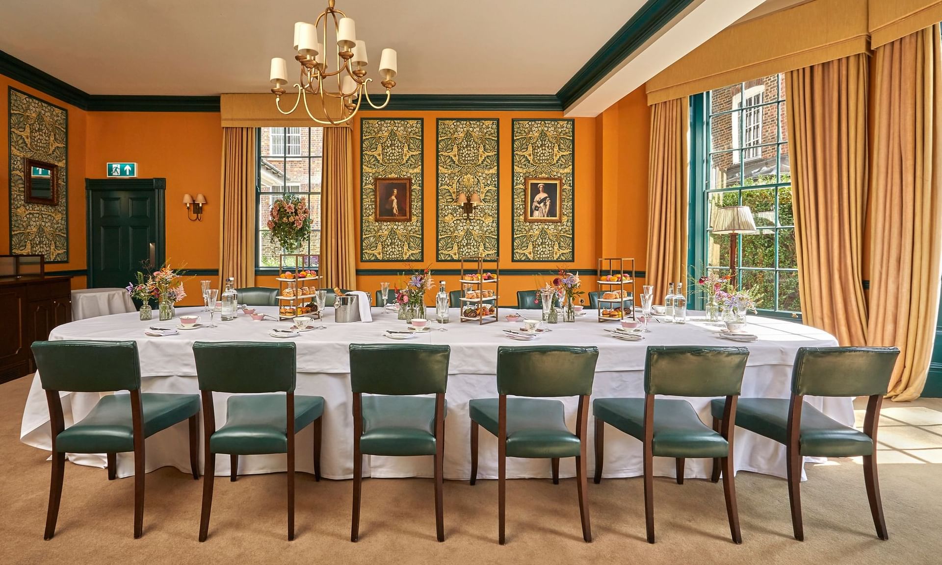 Bar area in Richmond Hill Hotel, elegant table setup for intimate meetings and events.