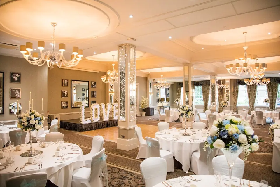 Elegant event space in Richmond Hill Hotel, perfect for weddings and romantic gatherings.