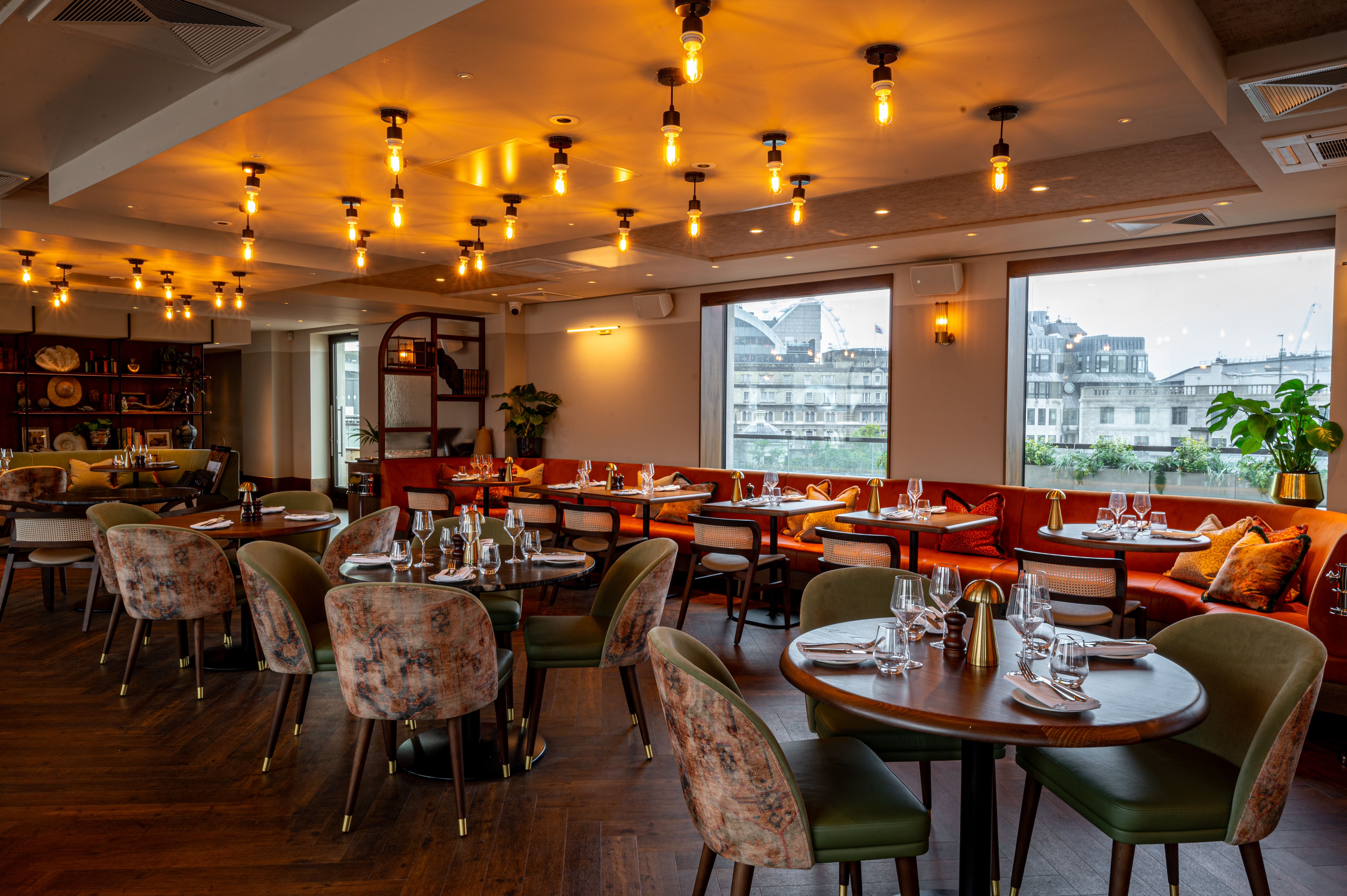 Stylish restaurant venue in Kitty Hawk for intimate meetings and networking dinners.