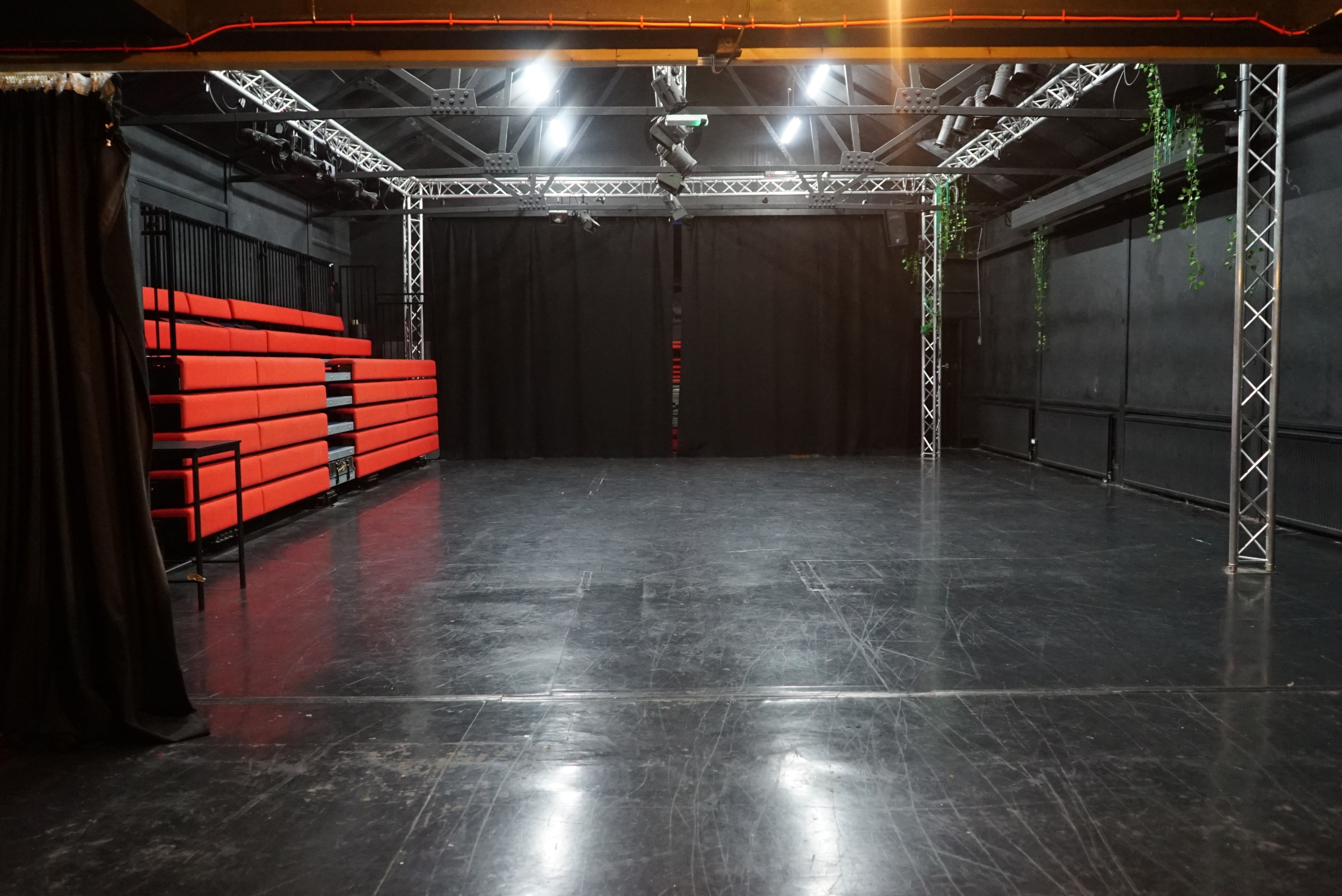 Hire Young Actors Theatre Islington ...