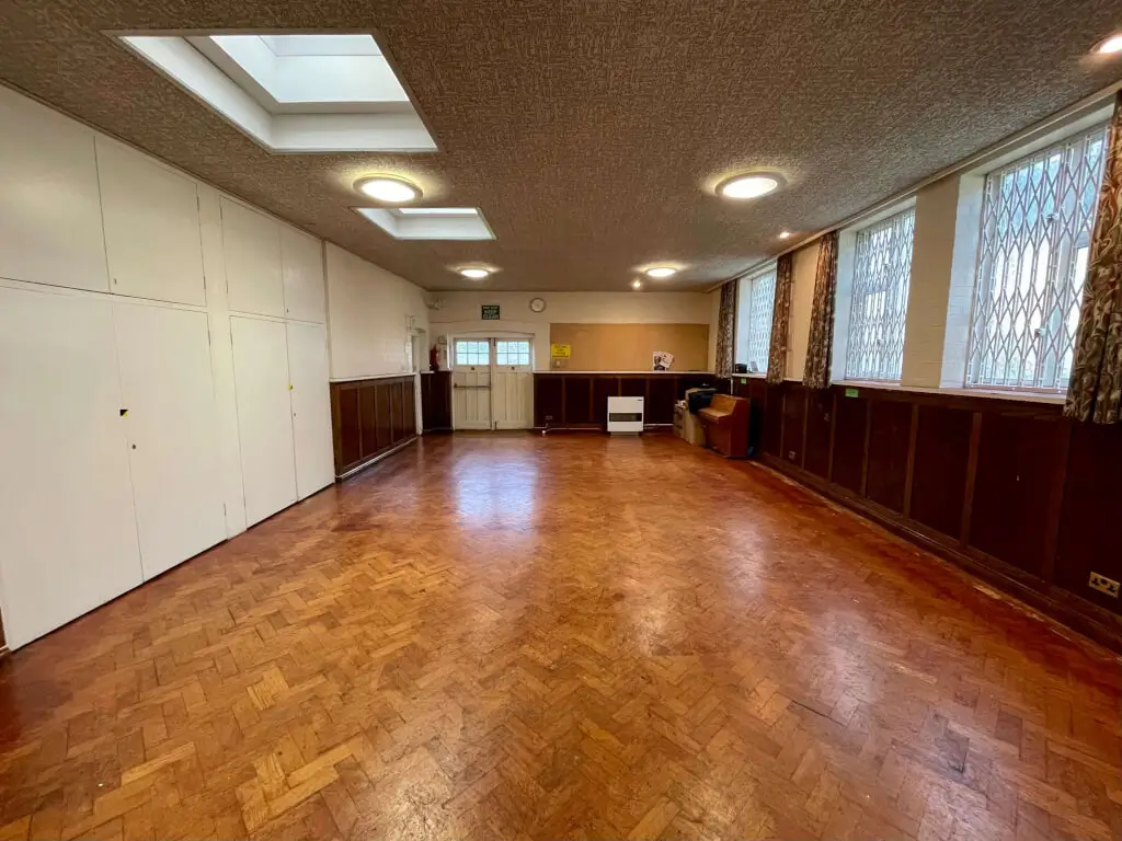 Large Hall in Barnsbury Community Centre, spacious meeting room for workshops and conferences.