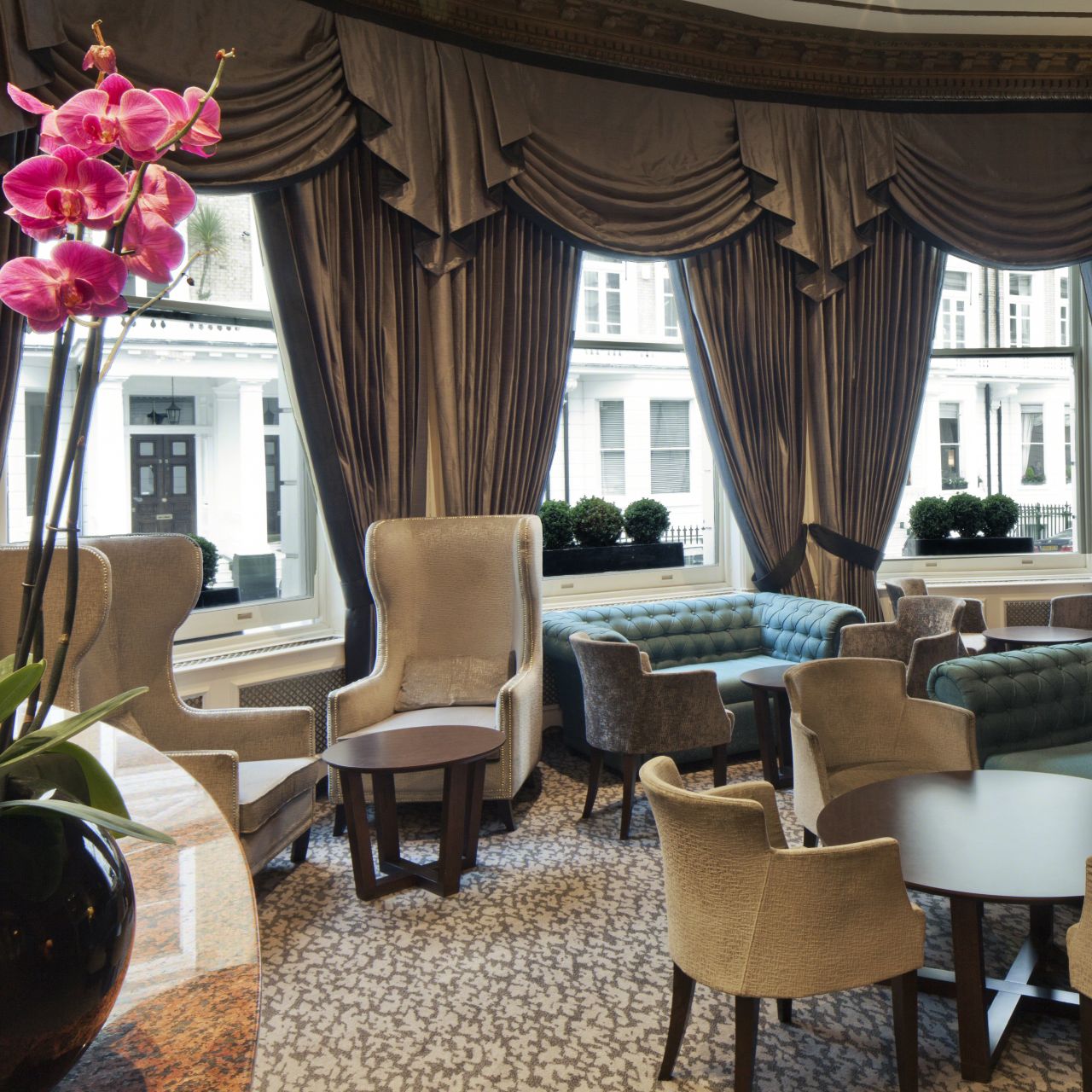 Elegant meeting space at Gem Strathmore Hotel, perfect for networking and events.