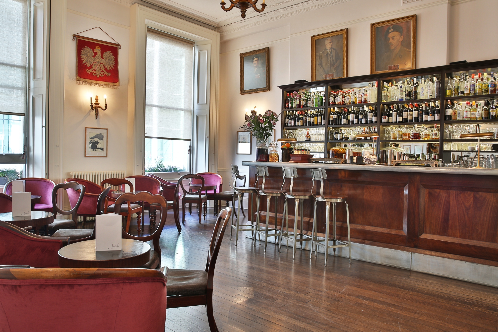 Bar - xyln0sl550l.jpg