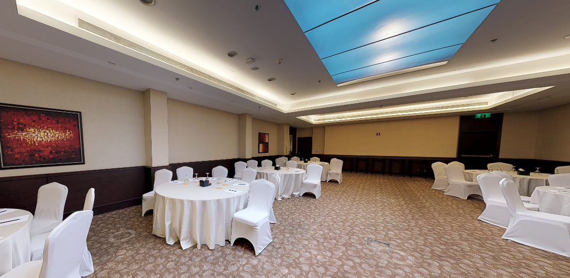 Asafeer event space in Riyadh with modern decor, ideal for meetings and banquets.