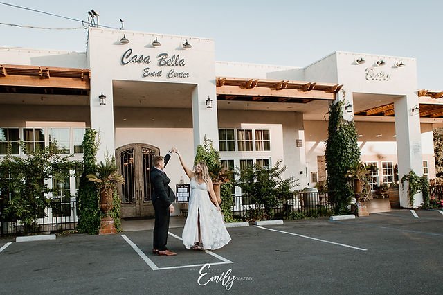 Elegant Casa Bella venue in Sunol, perfect for weddings and gatherings with lush greenery.