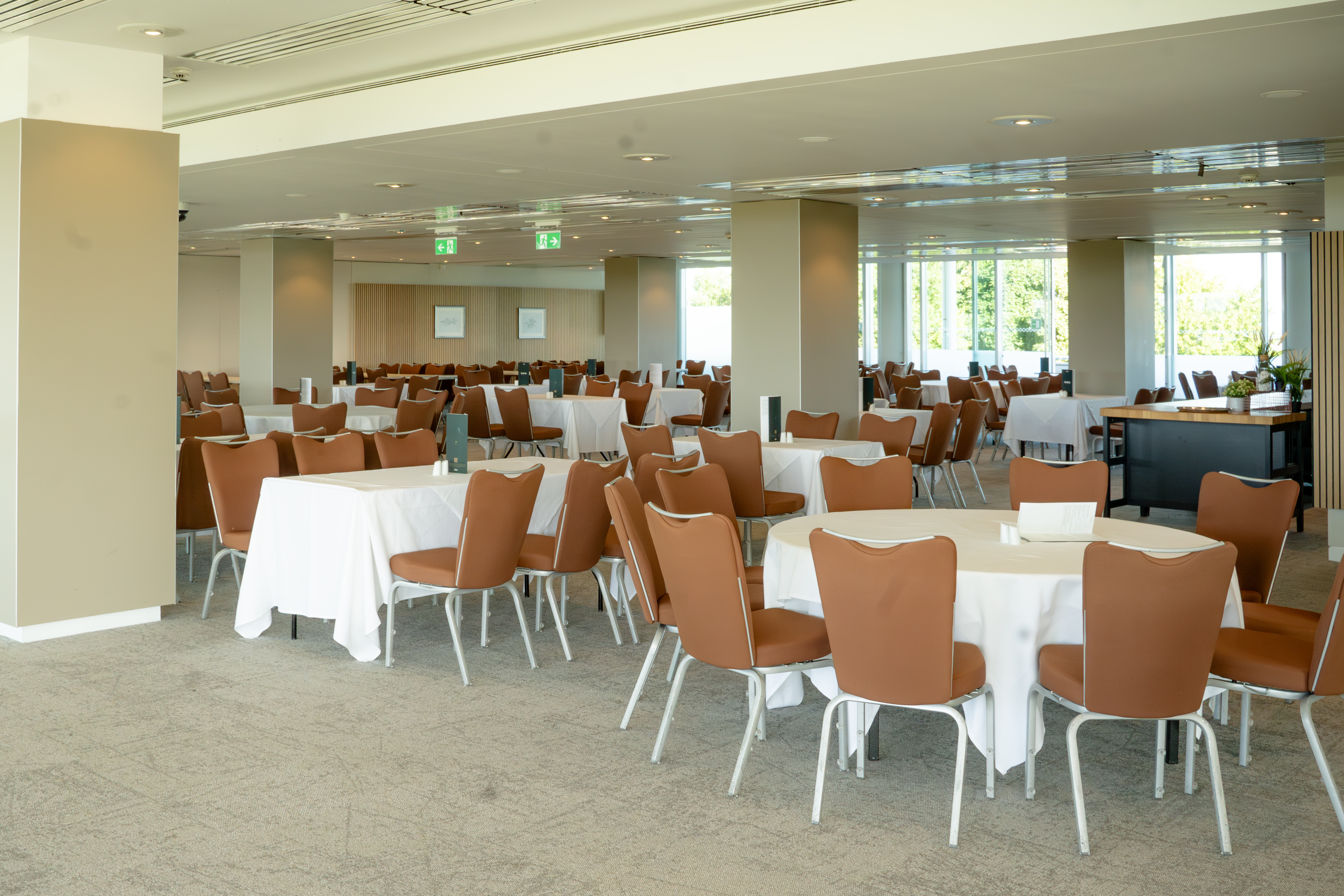 Blue Riband Room - 14rzqxiblnm.jpg