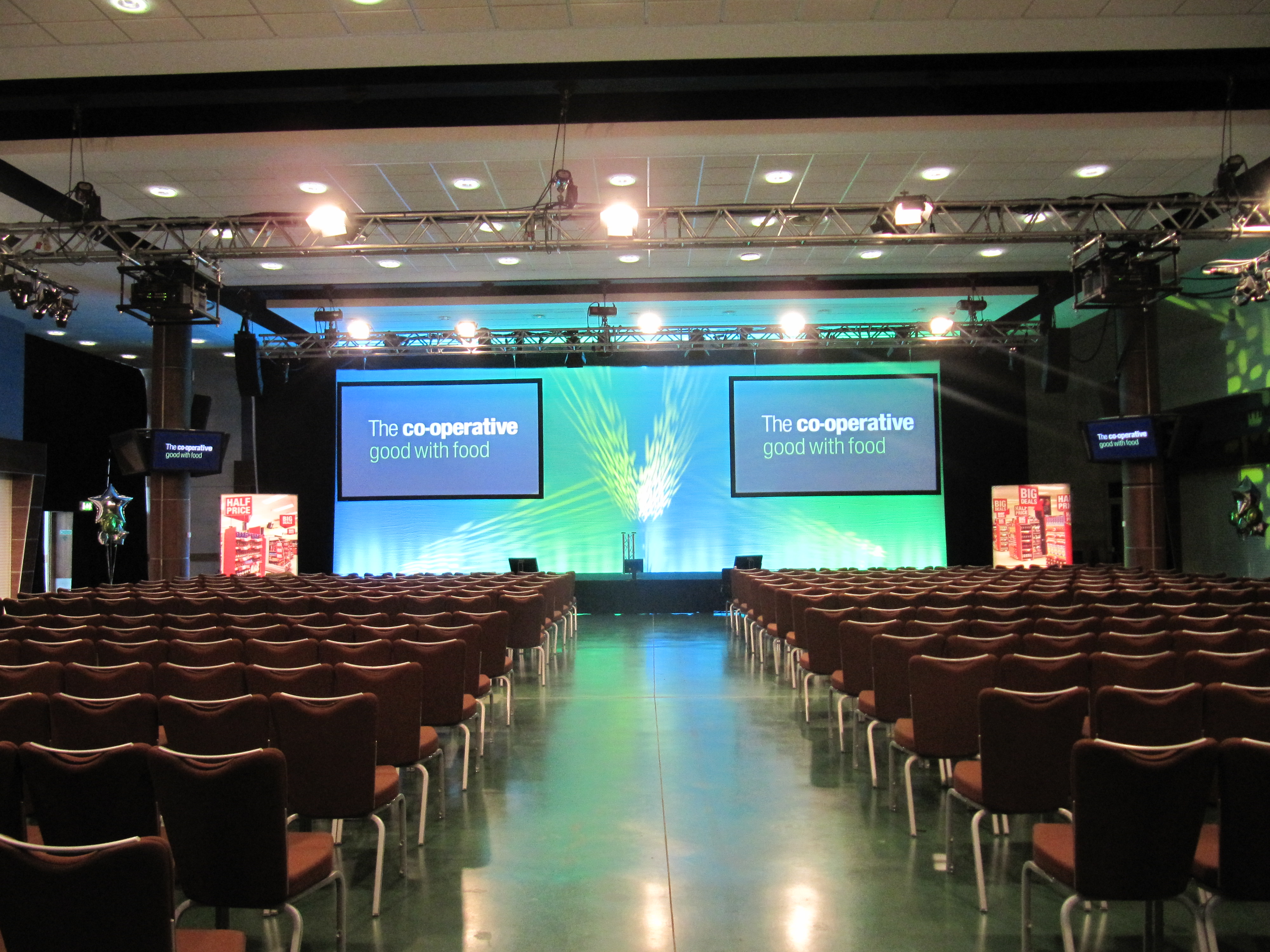 Oaks Hall - azeomrfkygc.jpeg