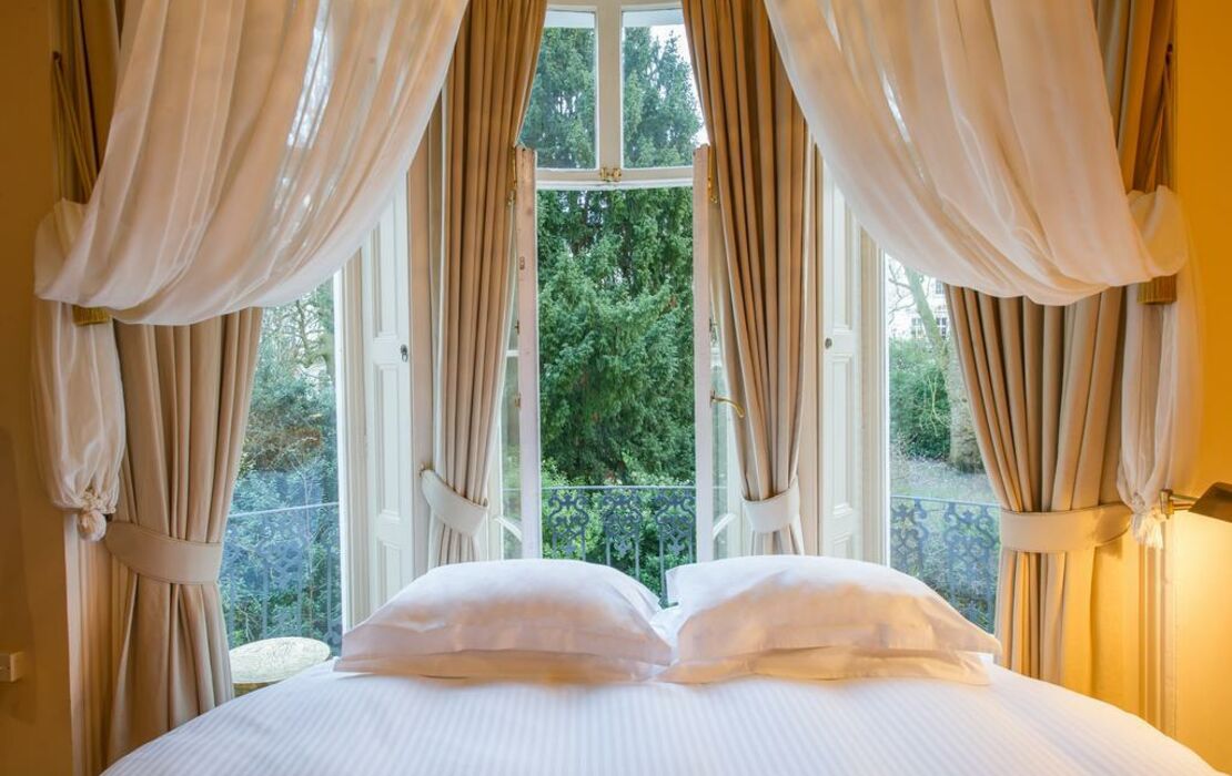 Outstanding Room - a14448cd-99a4-4225-b095-c11a0d3bd995.jpeg