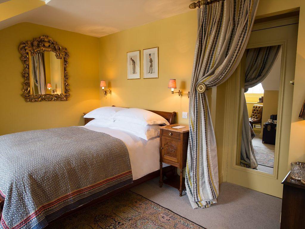 Marvellous Room at The Portobello Hotel, elegant decor for intimate meetings and retreats.