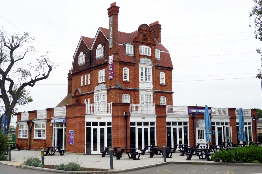 Charming red brick restaurant in Fox Connaught, perfect for events and gatherings.