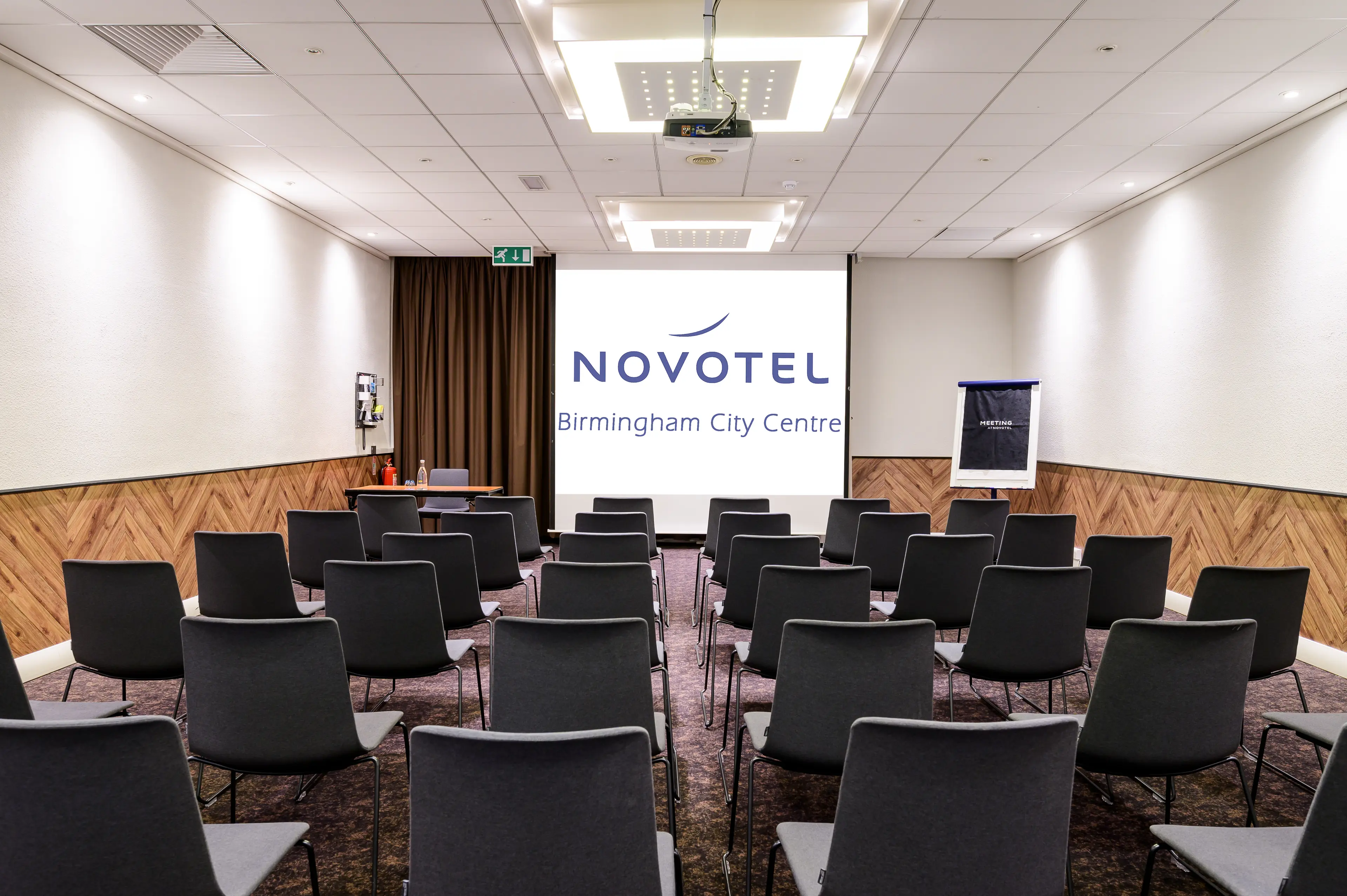 WEDGWOOD meeting room at Novotel Birmingham, perfect for corporate events and workshops.