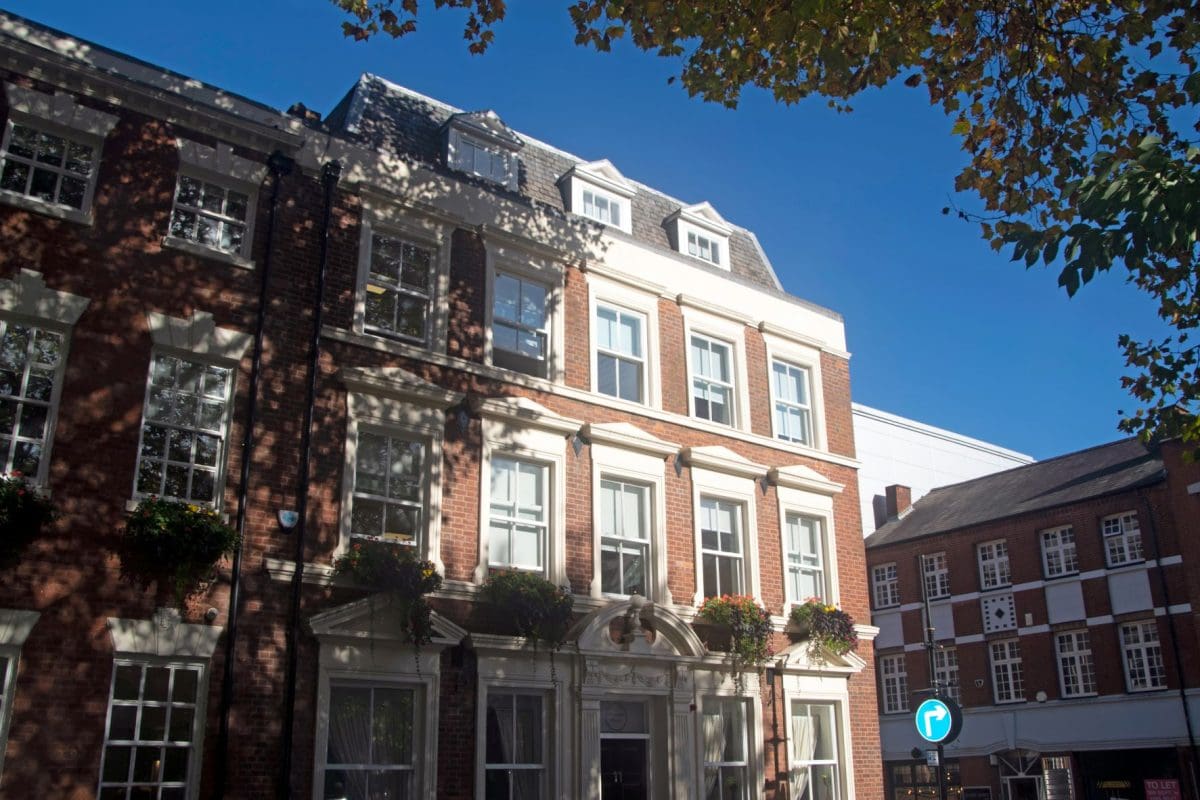 St. Paul’s Suite at Grosvenor House, classic brick venue for corporate events and meetings.