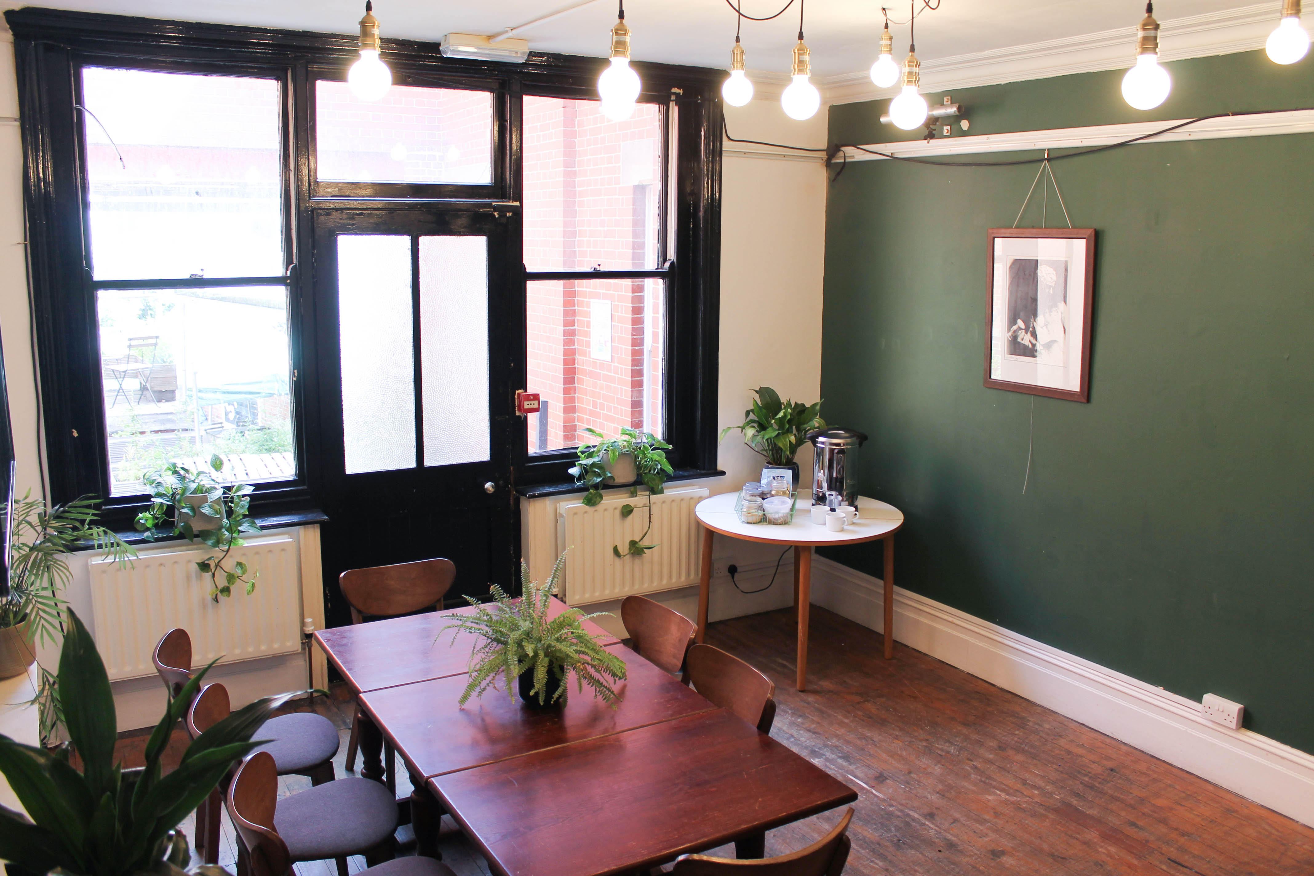 Living Room - 56ed5945-cda5-4bf2-a094-0a8eb8d7477f.jpg