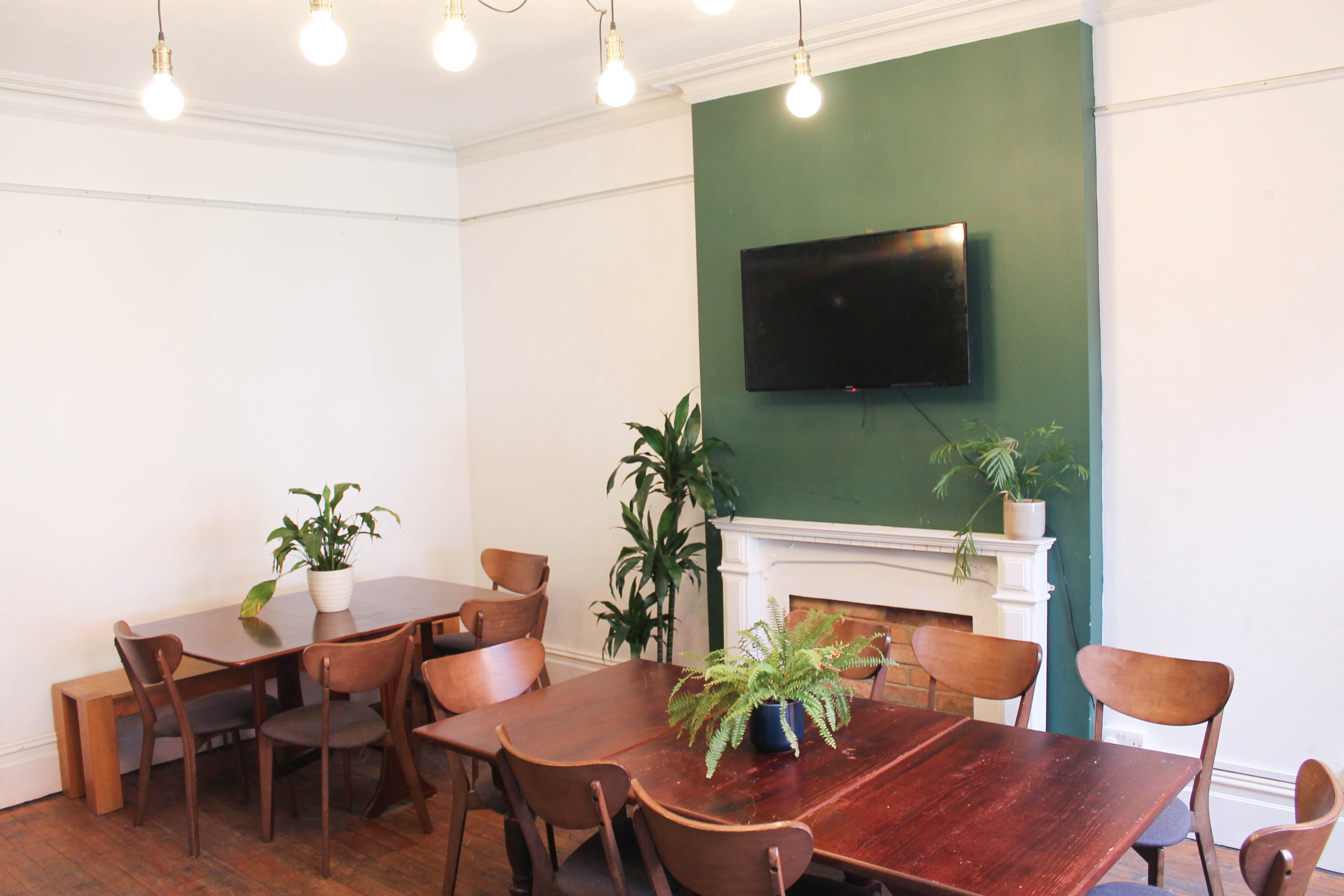 Living Room - 70a7caca-6cbf-403a-9787-de96e60ccd4f.jpg