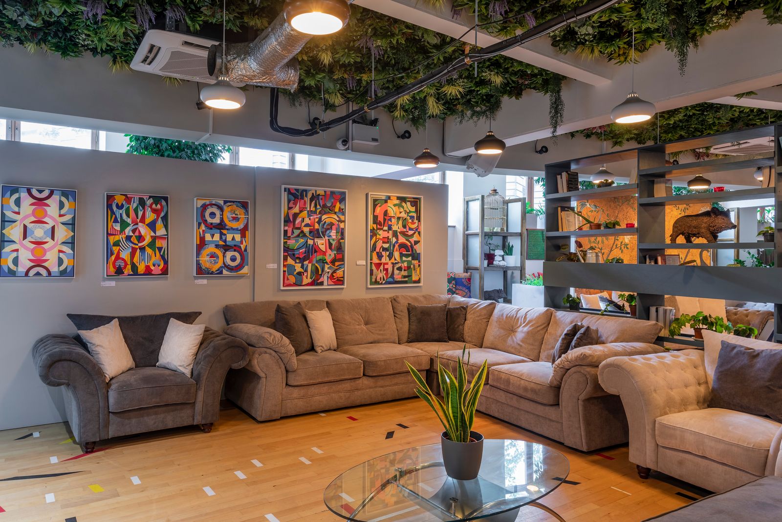 Main Lounge - nbhjtkiawtq.jpeg