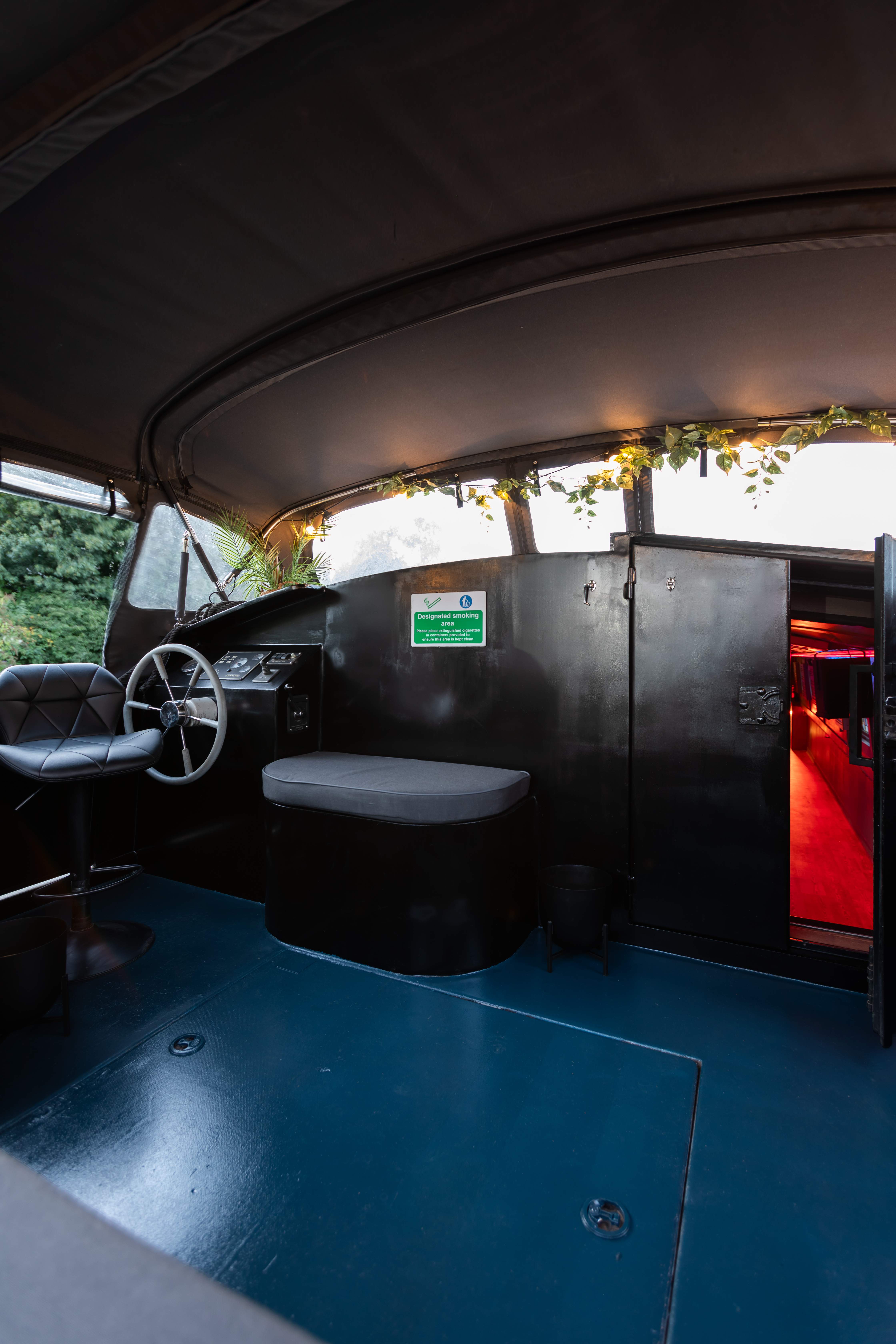 A Floating Mobile Event Space - 5jmepx5wazs.jpg