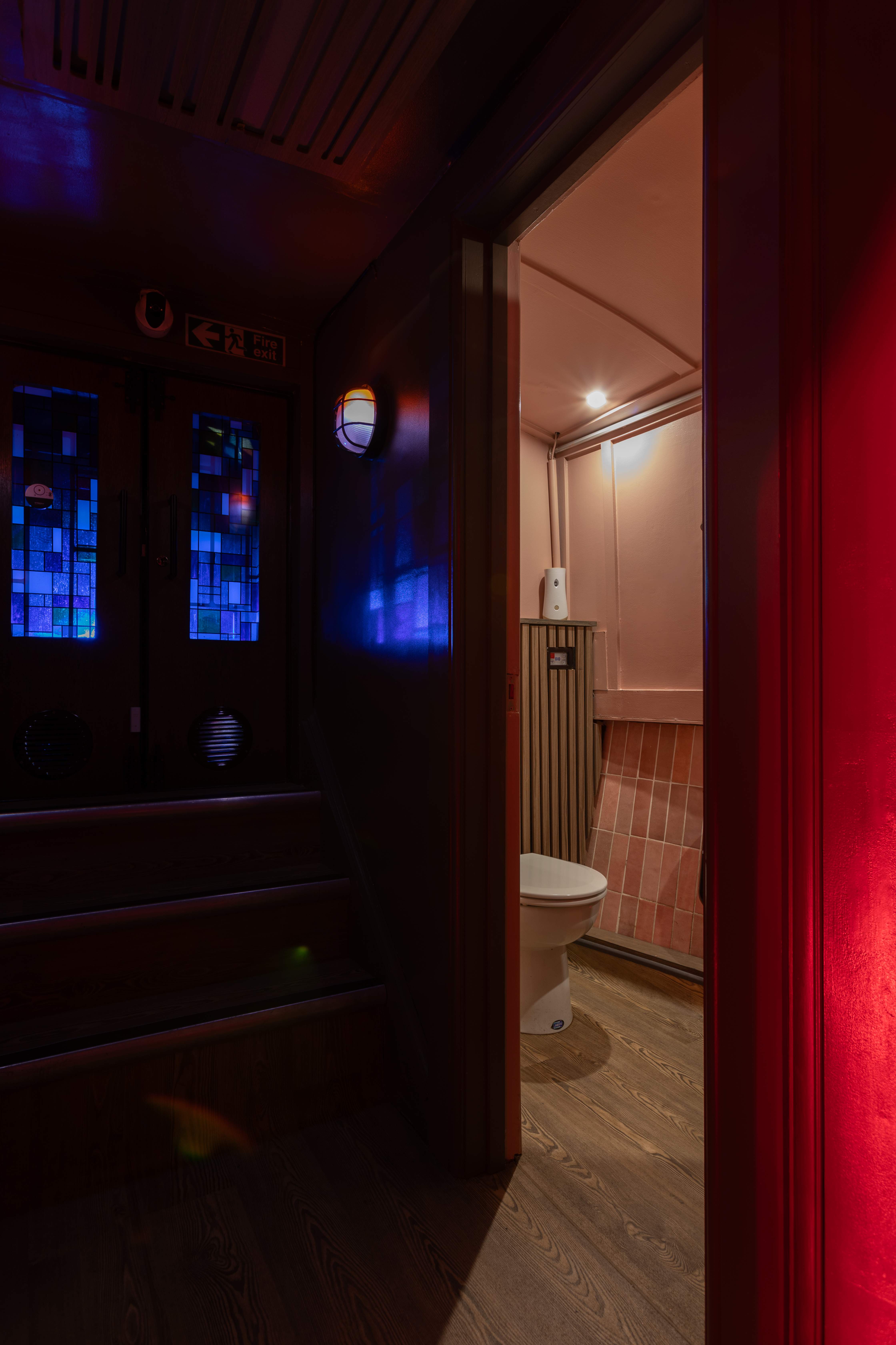 A Floating Mobile Event Space - ue0srq20i3u.jpg