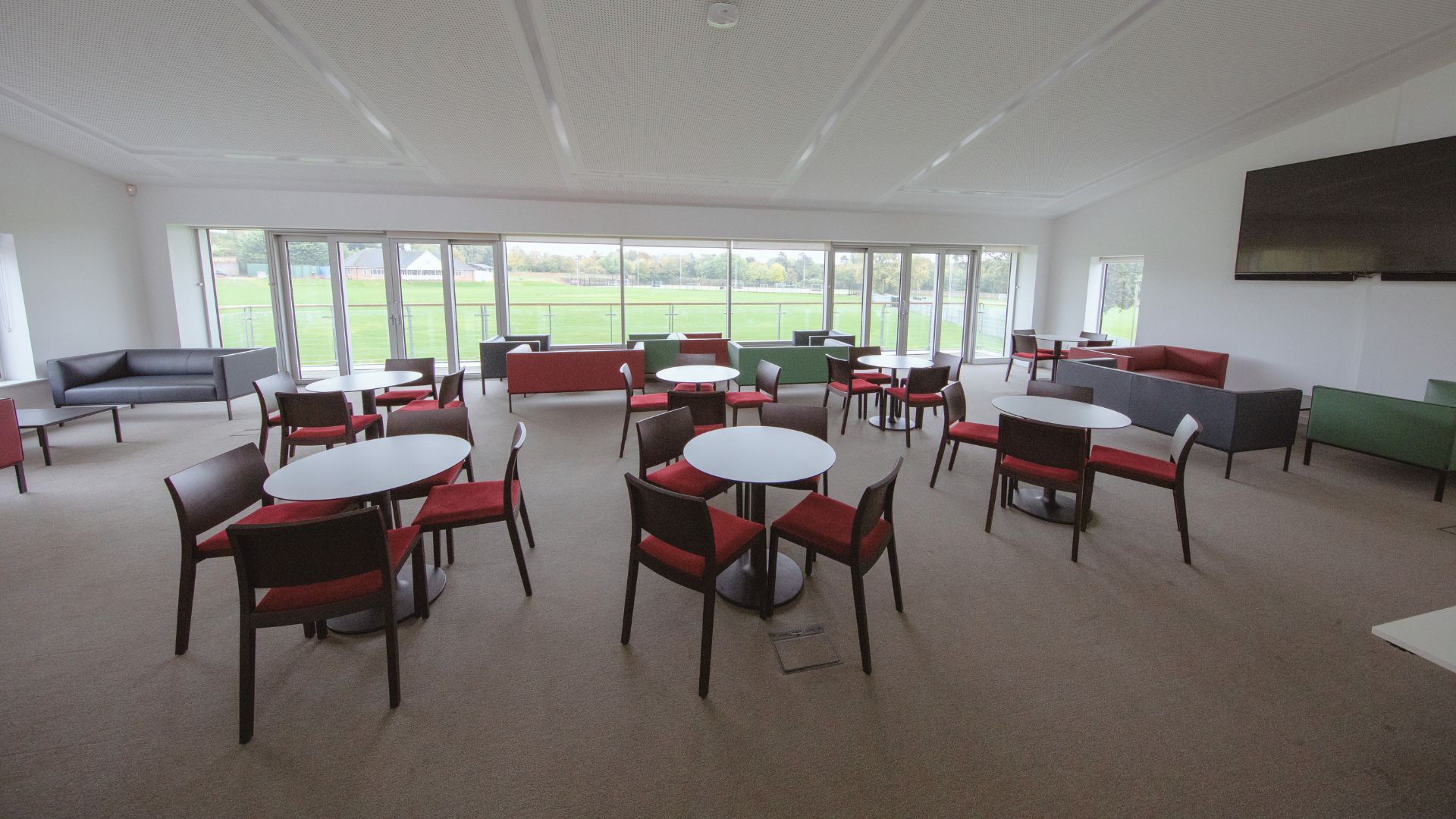 UCS New Pavilion Eve Lounge: modern event space with natural light for meetings and workshops.