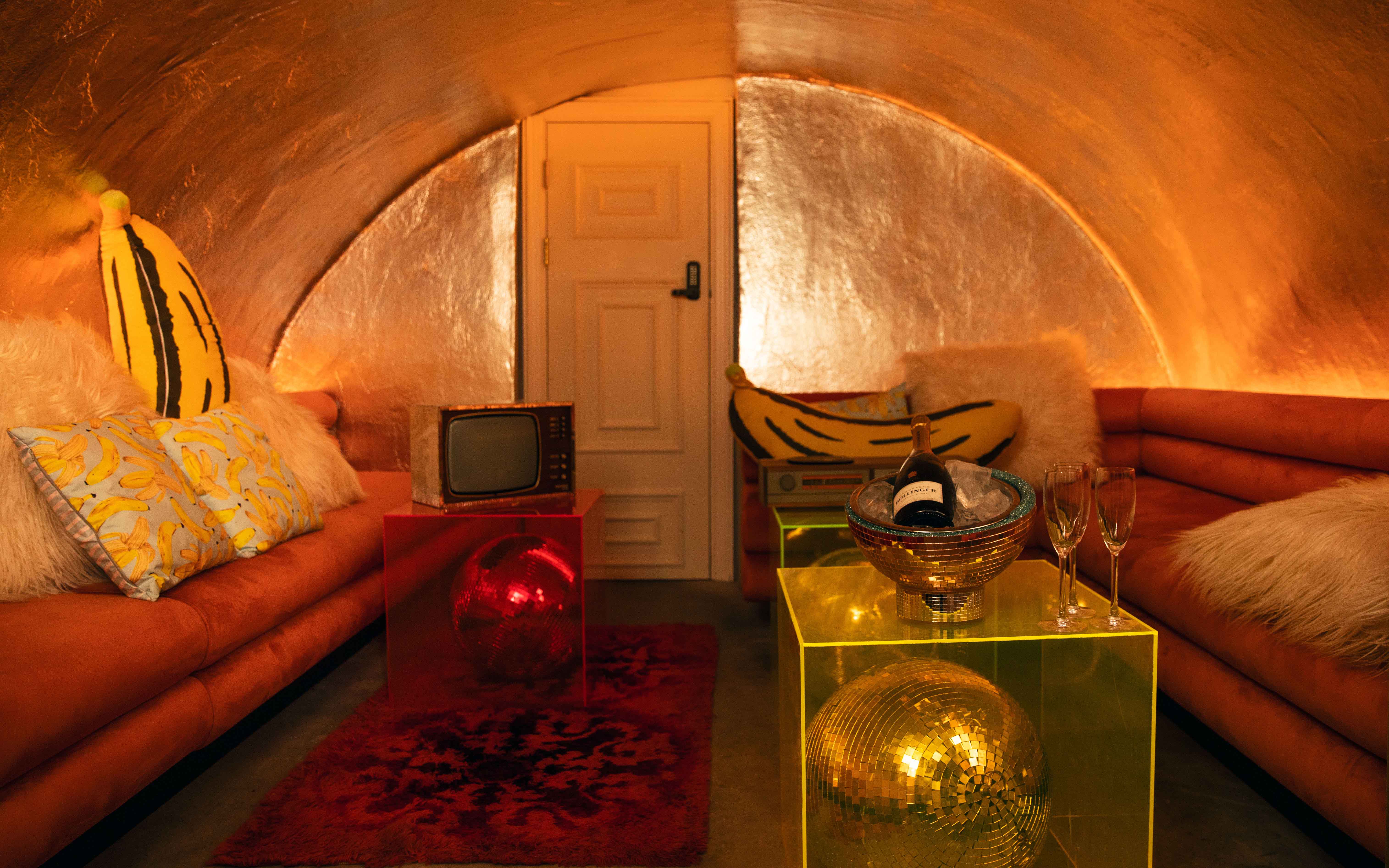 Christmas Hire - rwafrnrqiu5.jpg