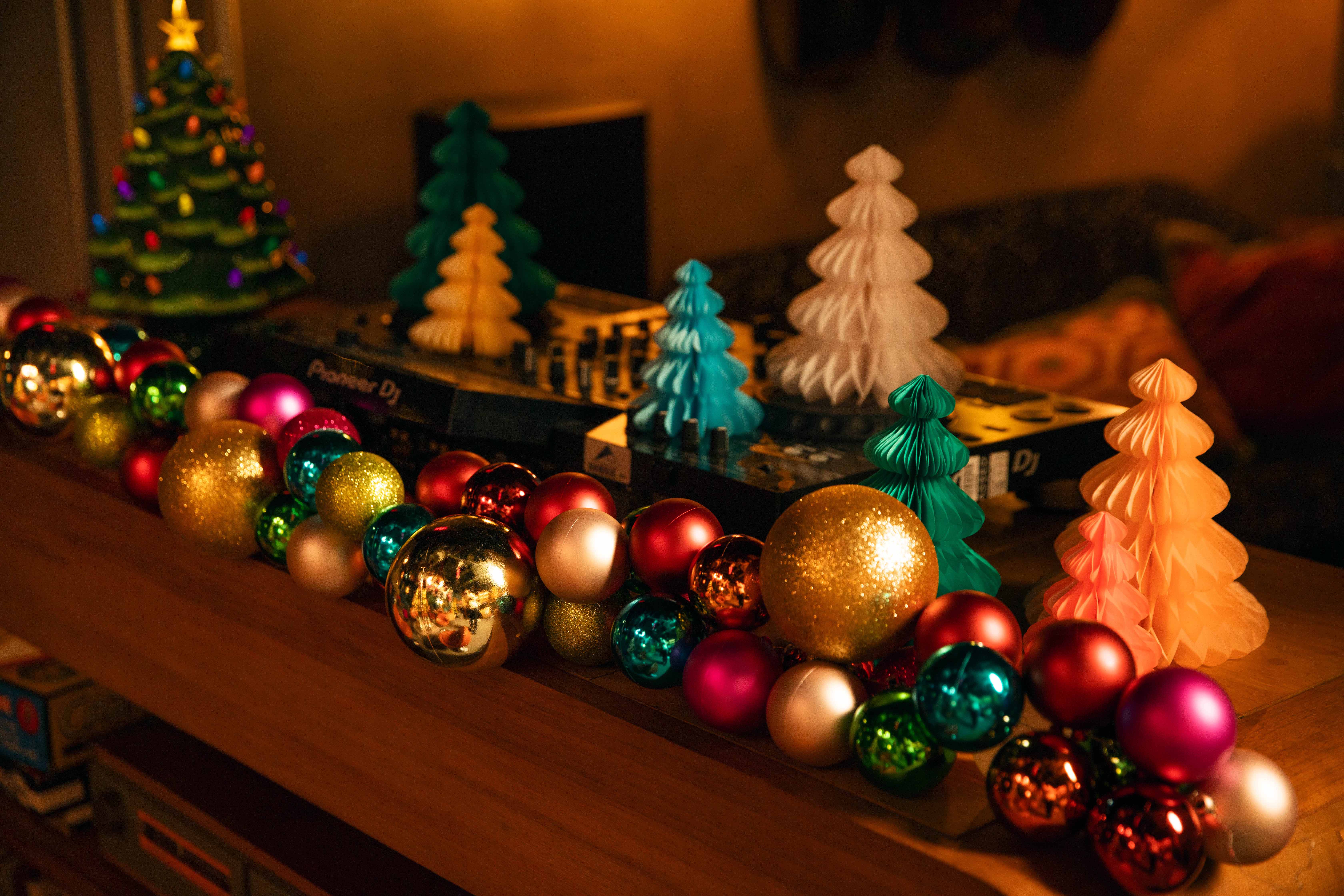 Christmas Hire - zkpkpztg2o4.jpg