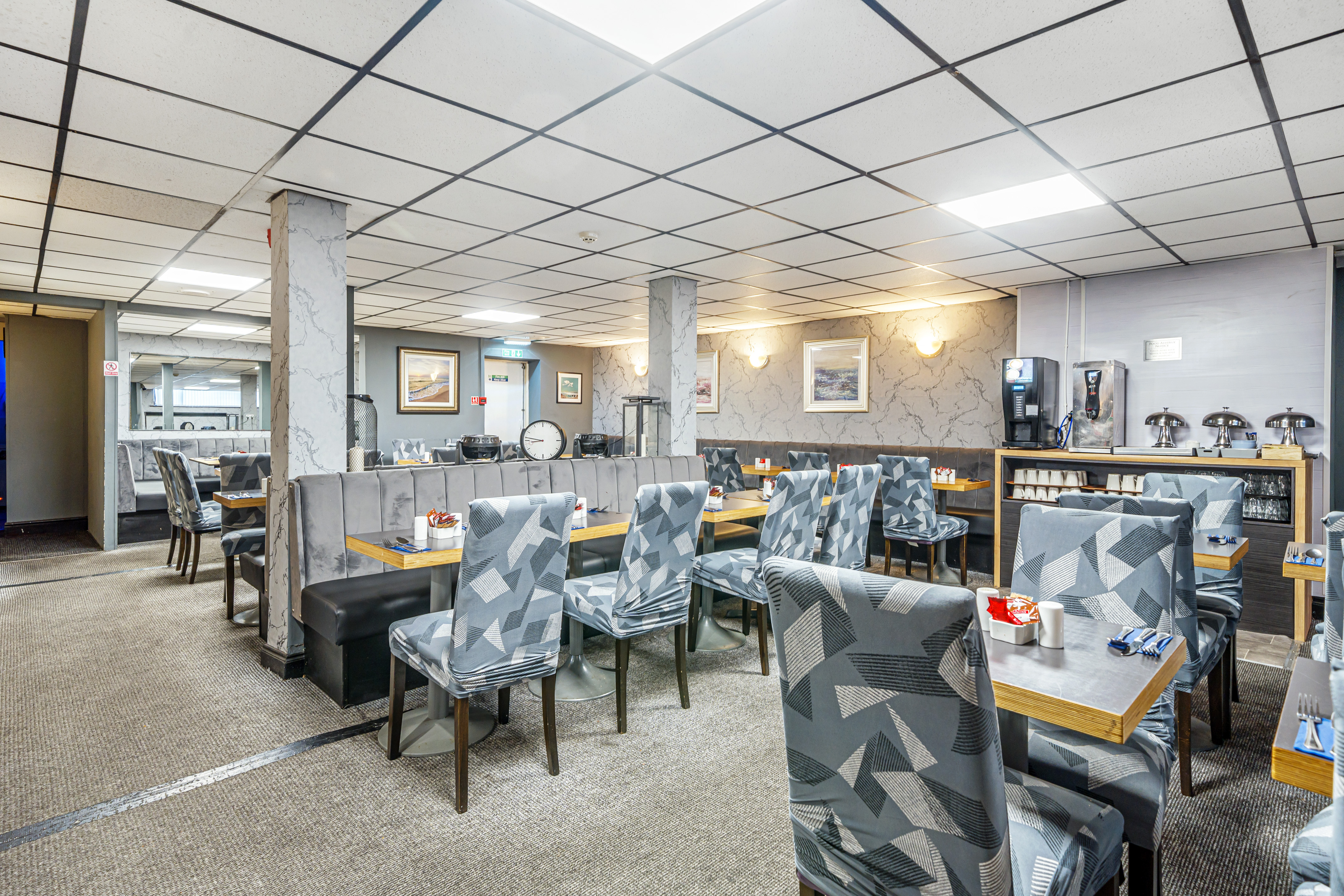 Meeting room 2 - jicvs2qgshr.jpg