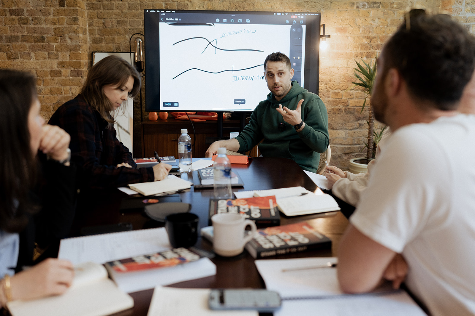 Meeting space - 9daa2784-e195-416d-8825-1485e73a8a58.jpg