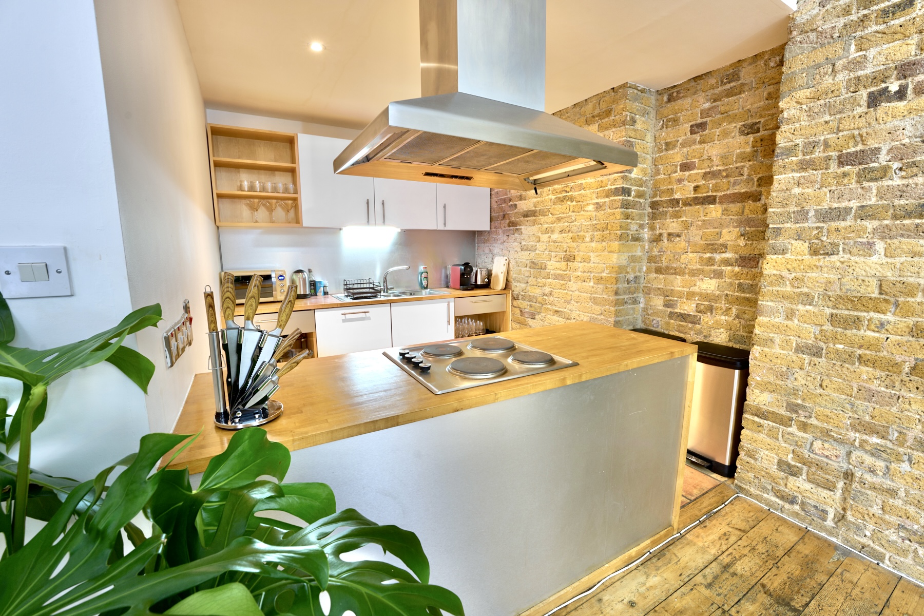 Dinner space - 1487de4b-d51c-43b6-aa86-73f160e0ee4a.jpeg