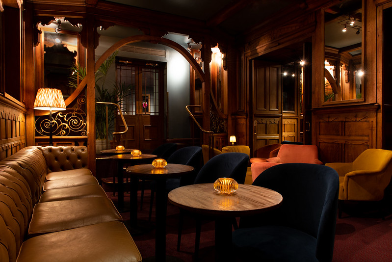 Stylish lounge at The American Bar, ideal for networking events and cocktail receptions.