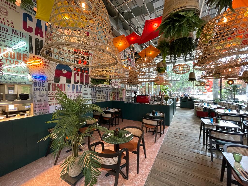 Vibrant event space with unique decor for casual meetings and social gatherings.