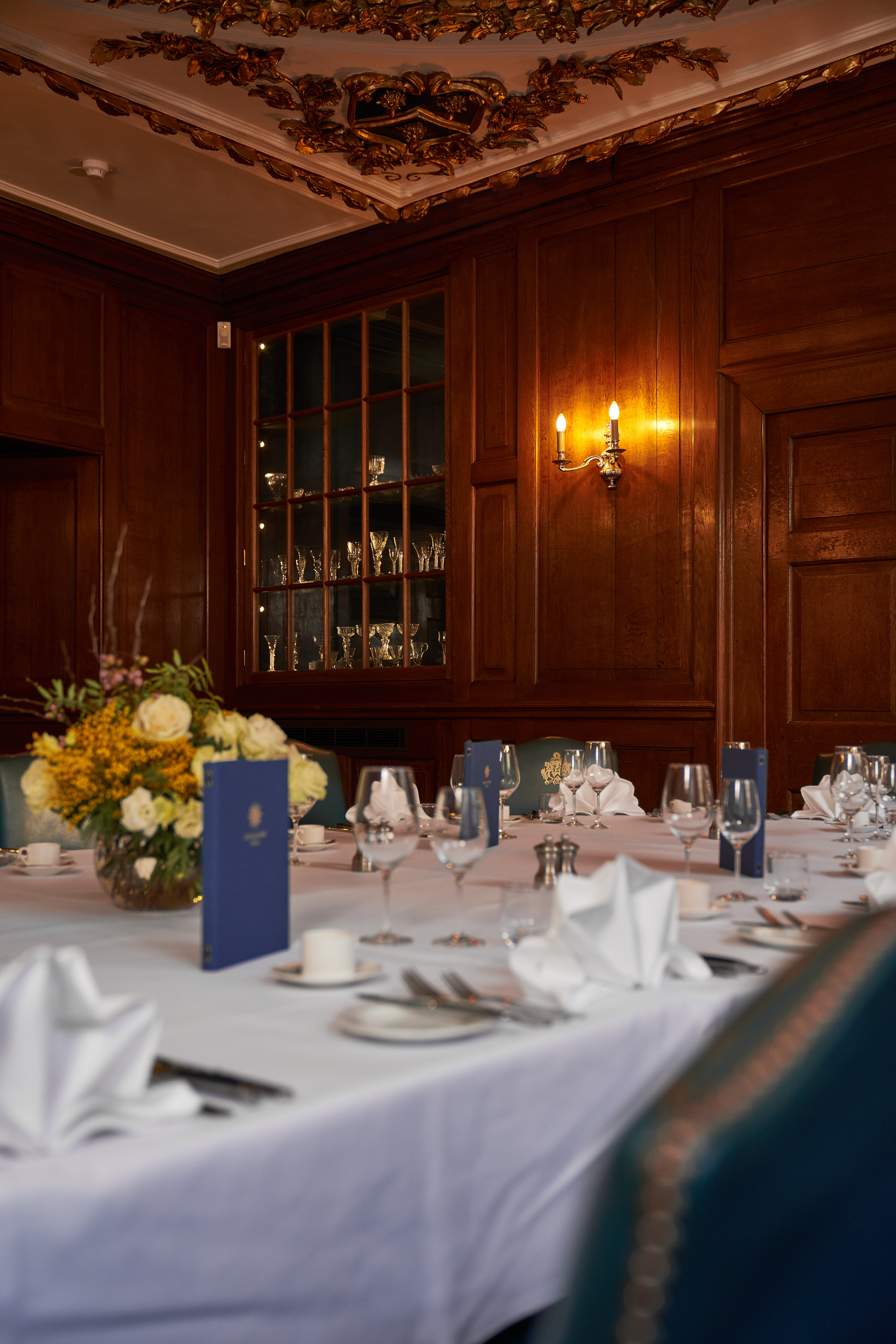 Elegant dining table in Old Court Room, Innholders' Hall for upscale events and meetings.