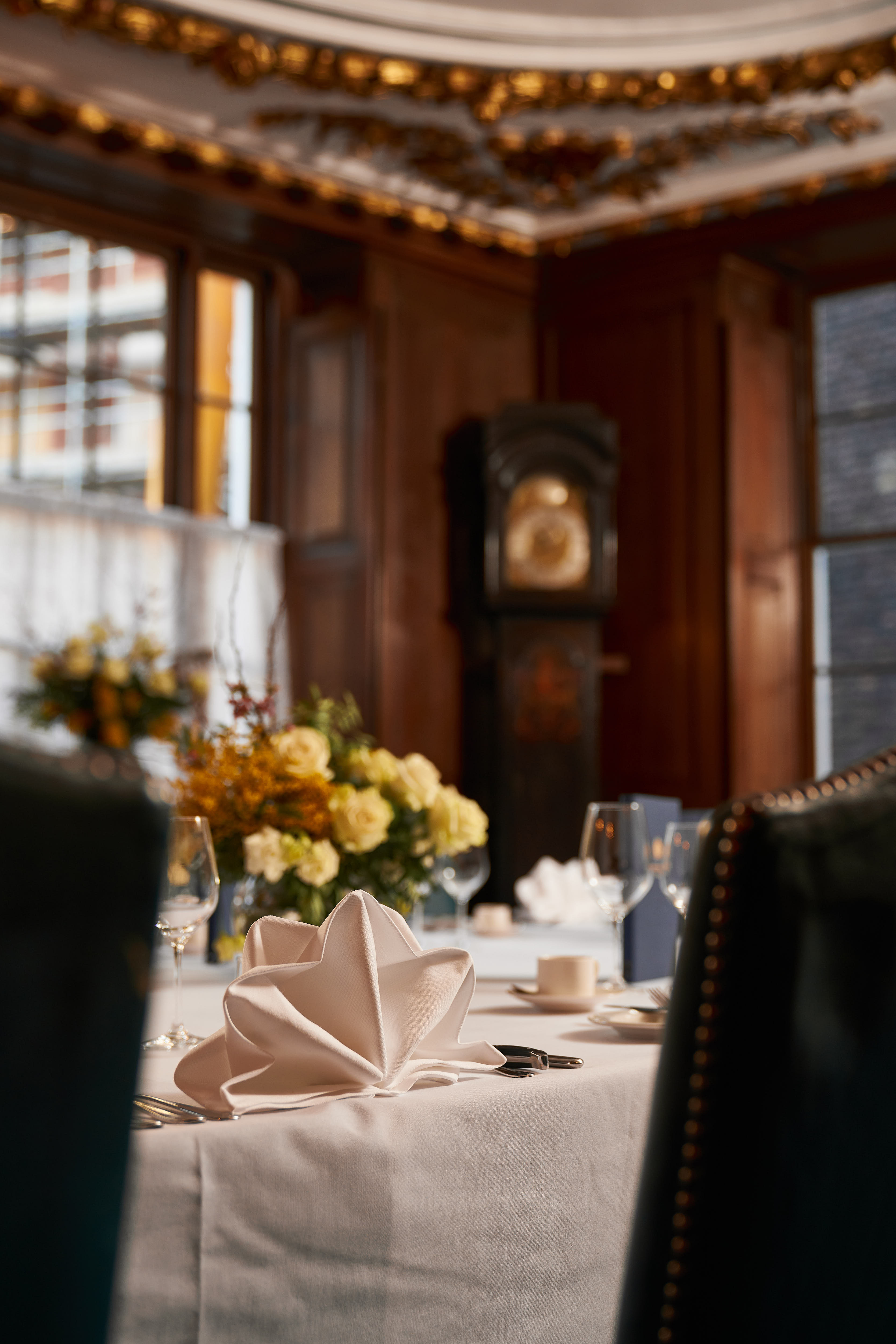 Elegant dining table in Old Court Room, Innholders' Hall for corporate events and gatherings.