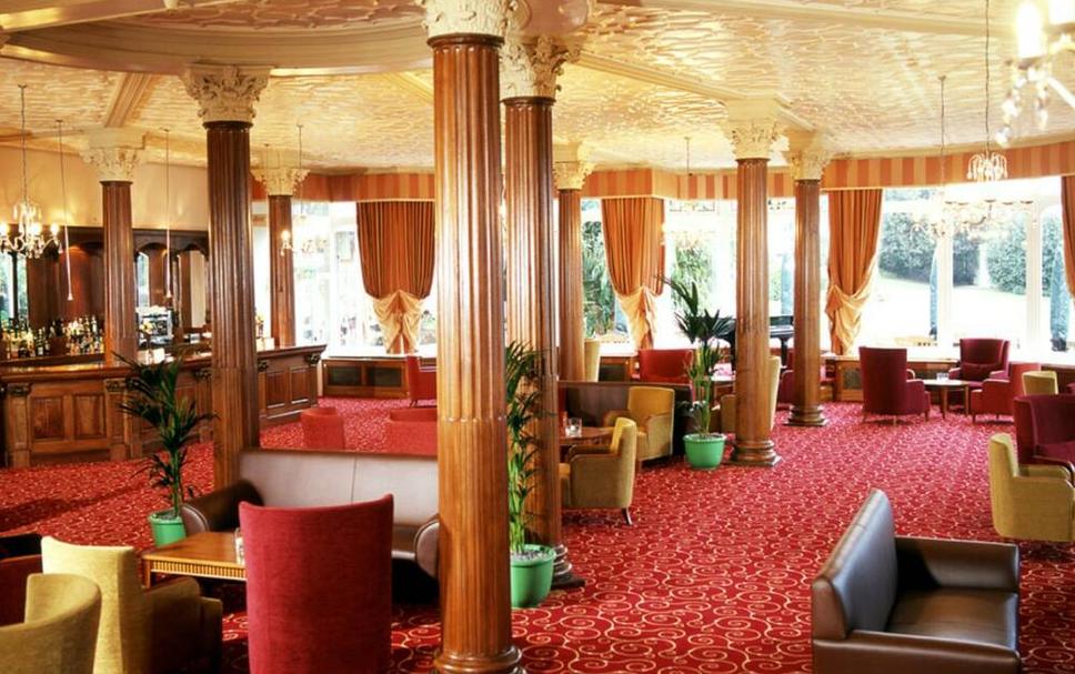 Elegant lounge at Oscar's Restaurant, ideal for networking events in Bournemouth.