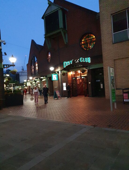 Vibrant restaurant entrance at Cosy Club Brindleyplace, ideal for events and gatherings.
