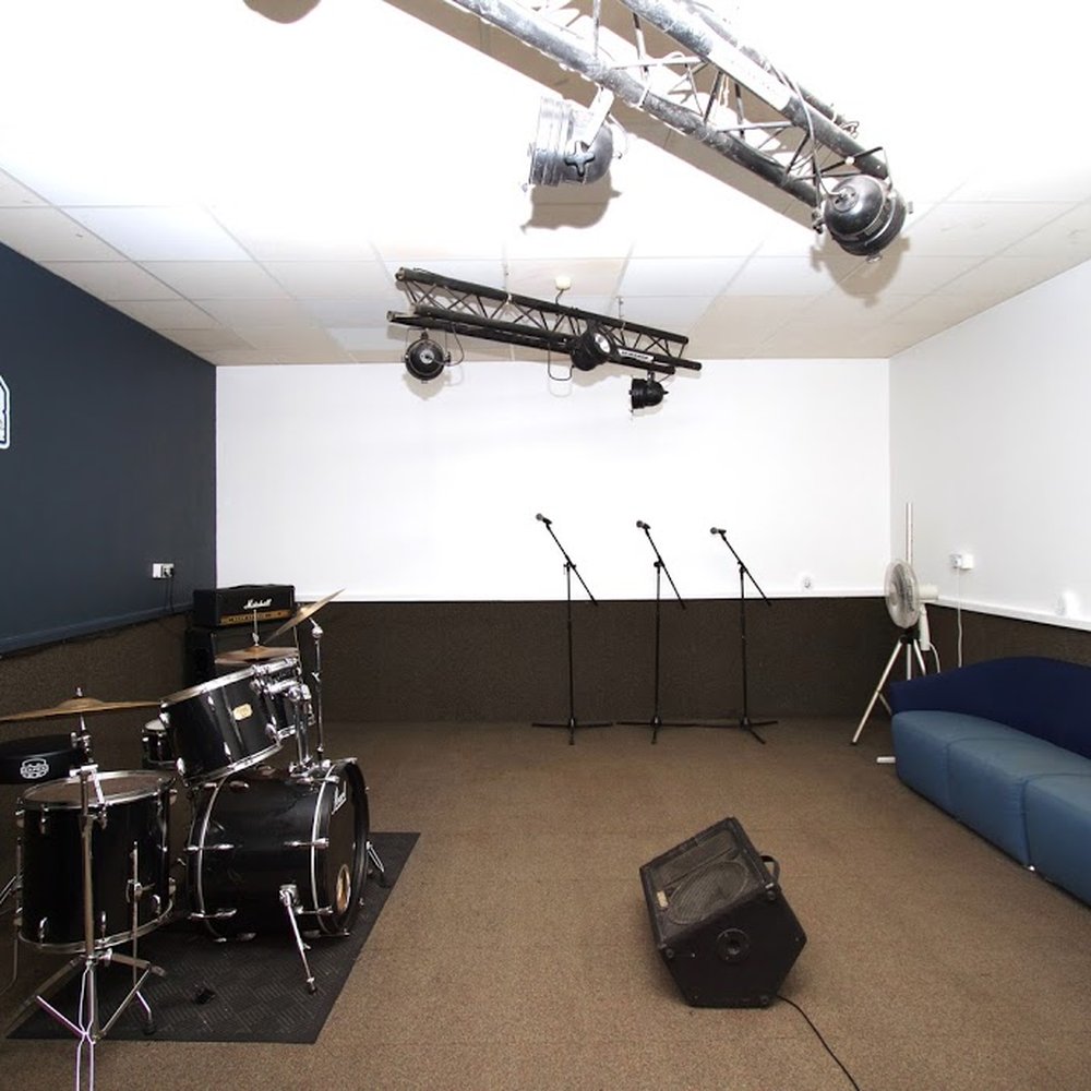 Control Room at Robannas Studios: versatile event space for live performances and workshops.