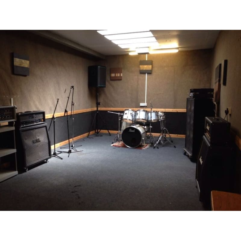 Robannas Studios - image 1