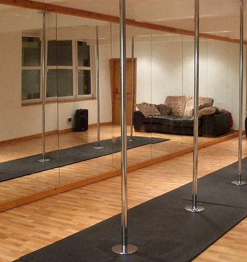 Dance Room at Robannas Studios with polished wooden floor, ideal for dance and fitness events.