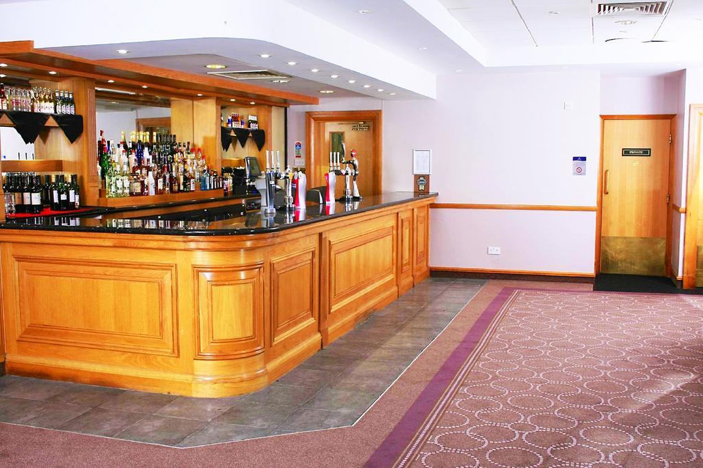 Chadwich bar at Bromsgrove Hotel & Spa, ideal for networking events and cocktail receptions.