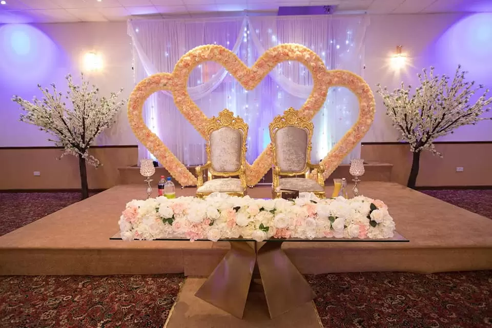 ICB-Balcony Suite with heart-shaped backdrop, ideal for weddings and romantic events.